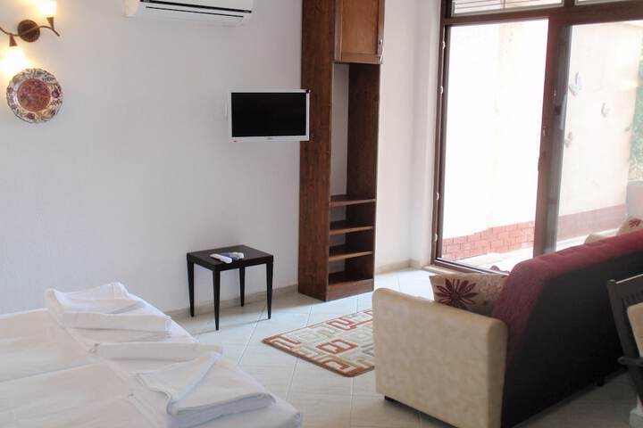 Room 27 of 94