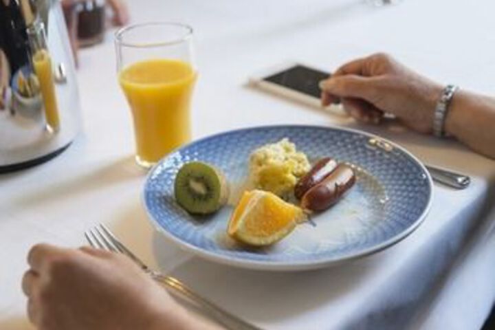 Breakfast/Coffee Service 3 of 22