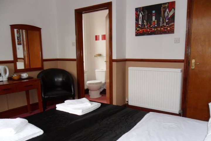 Room 11 of 17