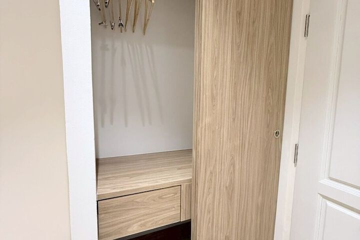 Room 50 of 183