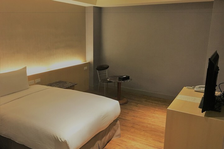 Room 25 of 50