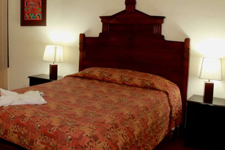 Room 4 of 18