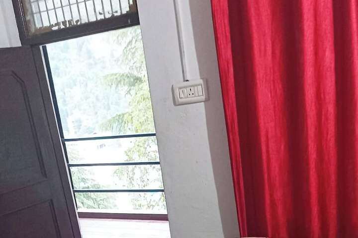 Room 17 of 40