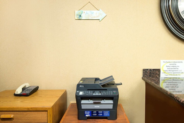 Business Center 23 of 25