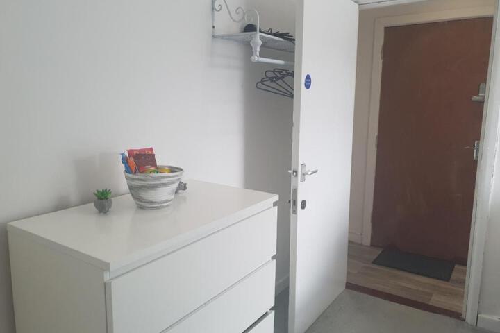 Room 9 of 11