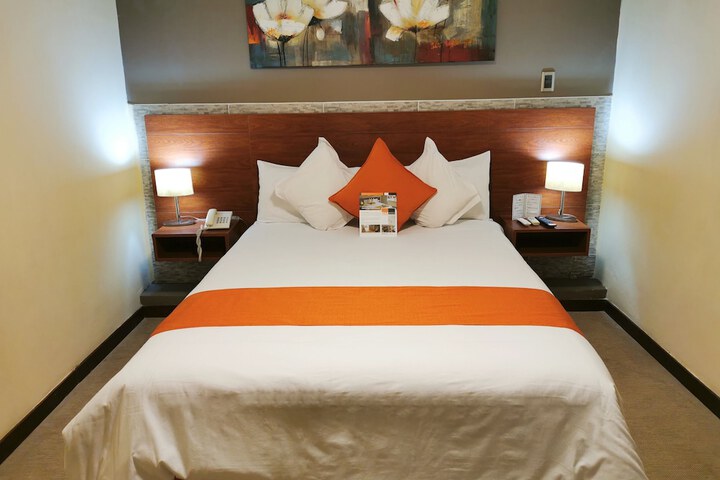 Room 10 of 36