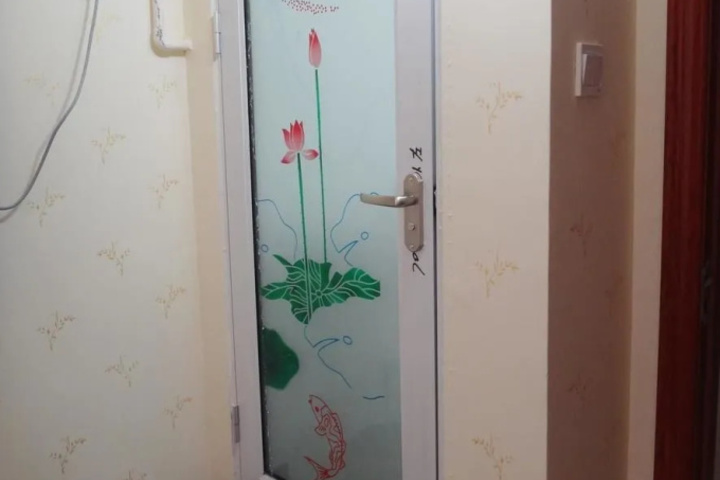 Room 5 of 6
