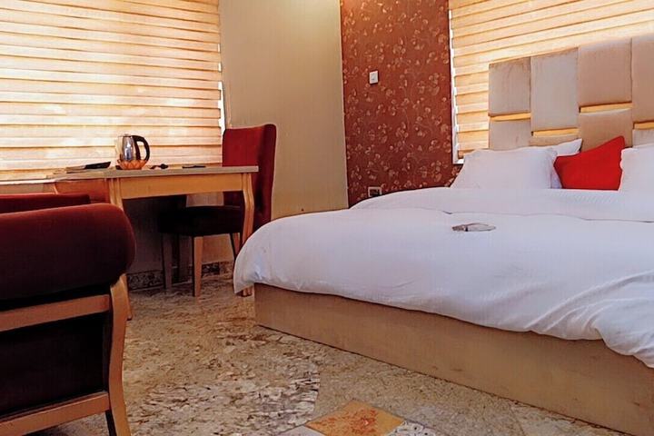 Room 15 of 29