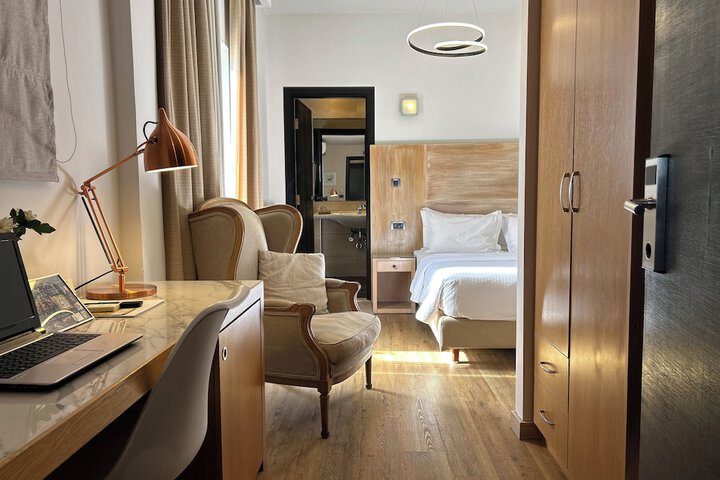 Room 38 of 60