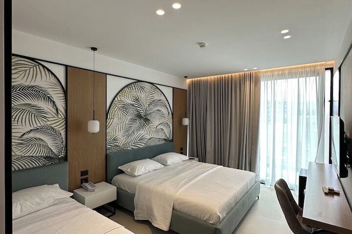 Room 5 of 38