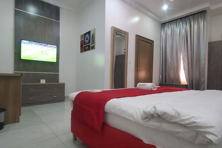 Room 38 of 79