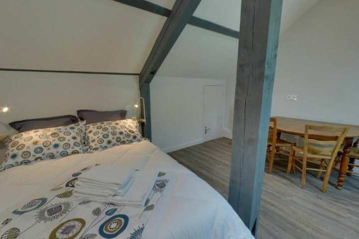 Room 2 of 13