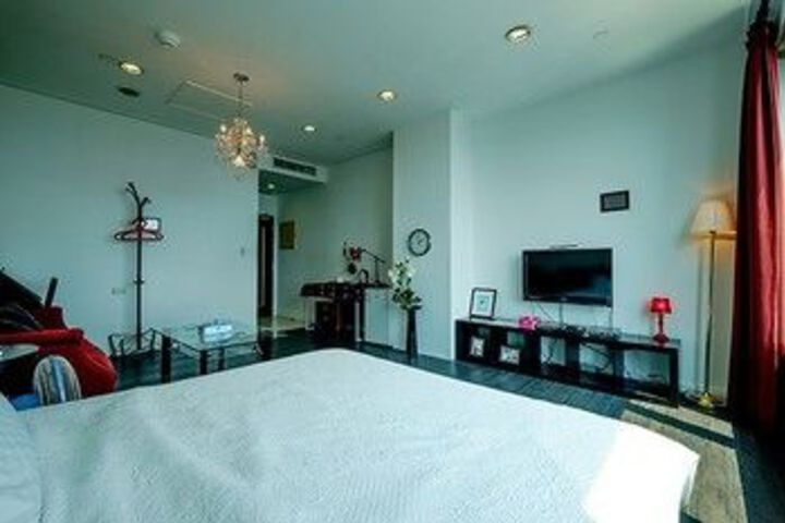Room 7 of 42