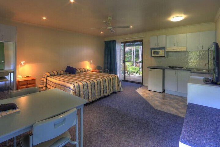 Room 6 of 33