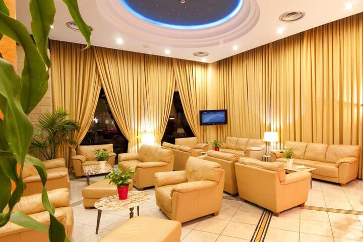 Guest Lobby