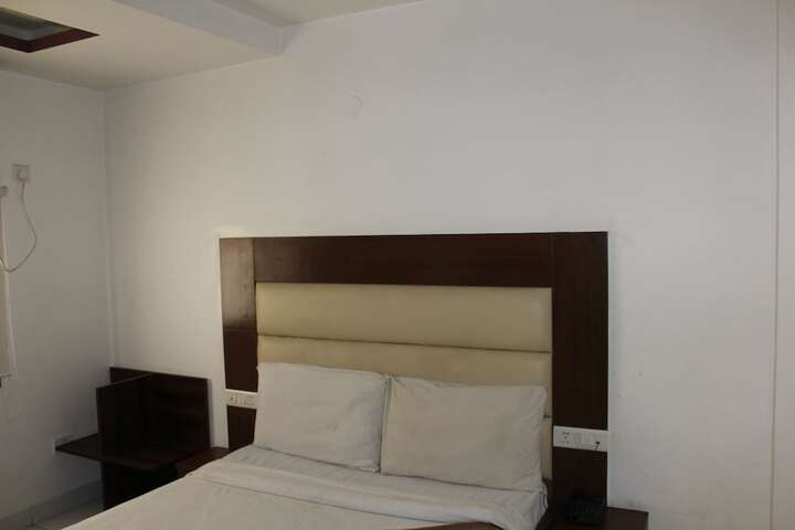 Room 8 of 21