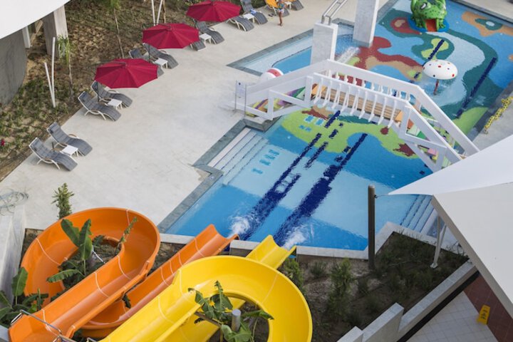 Pool 53 of 303