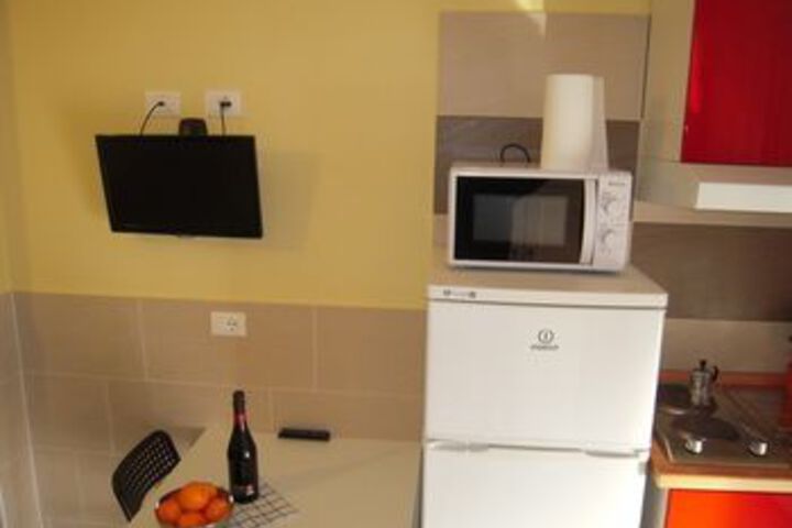 Room 12 of 16