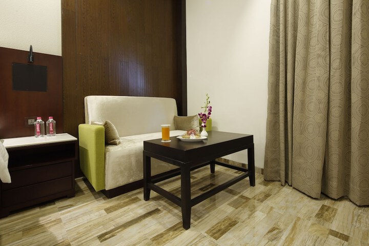 Room 9 of 43