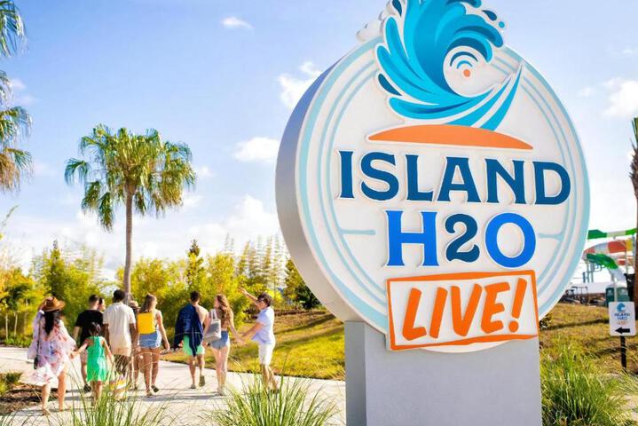Dreamy Cottage near Disney with Margaritaville Resort Island H2O Access - 8069KD in Orlando, FL