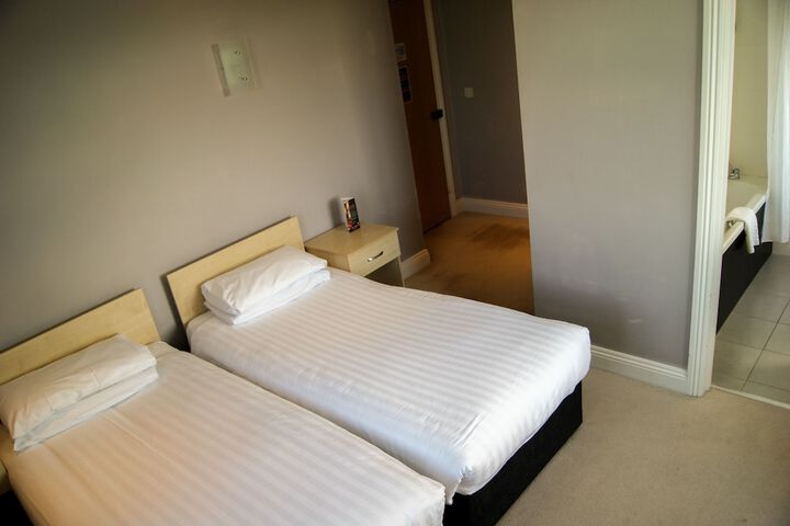 Room 22 of 118