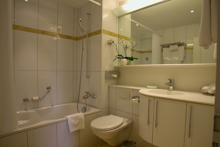 Room 28 of 56