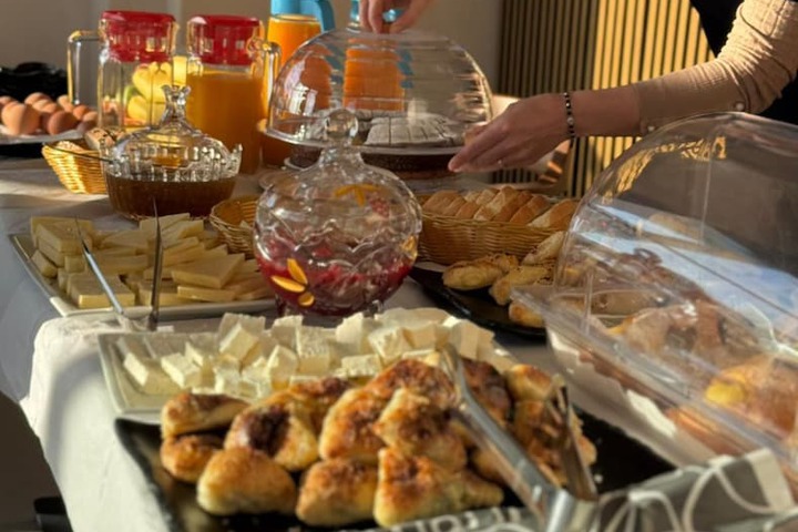 Breakfast/Coffee Service 76 of 117