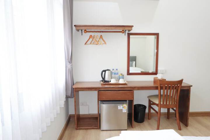 Room 2 of 76