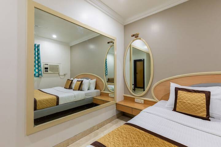 Room 10 of 34