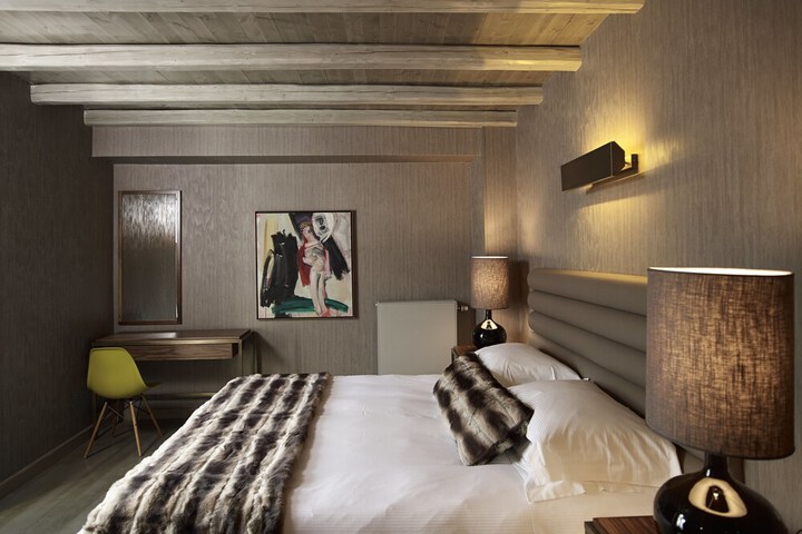 Room 6 of 43