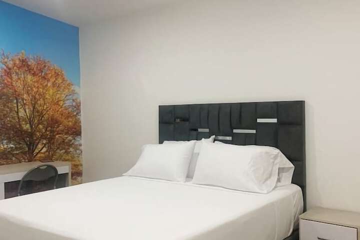 Room 5 of 16