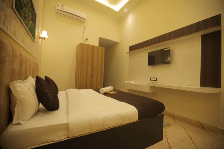 Room 8 of 22