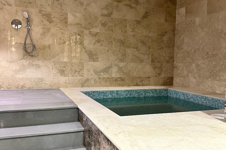 Pool 9 of 18