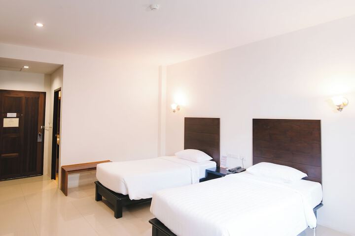 Room 17 of 65