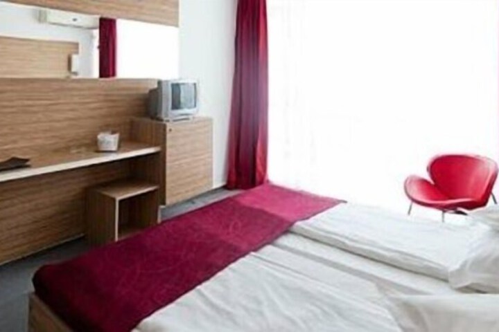 Room 14 of 38