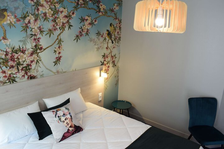 Room 10 of 38