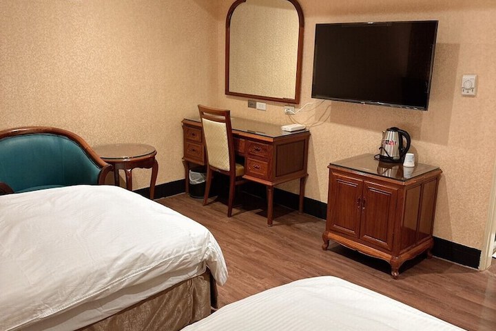 Room 15 of 46