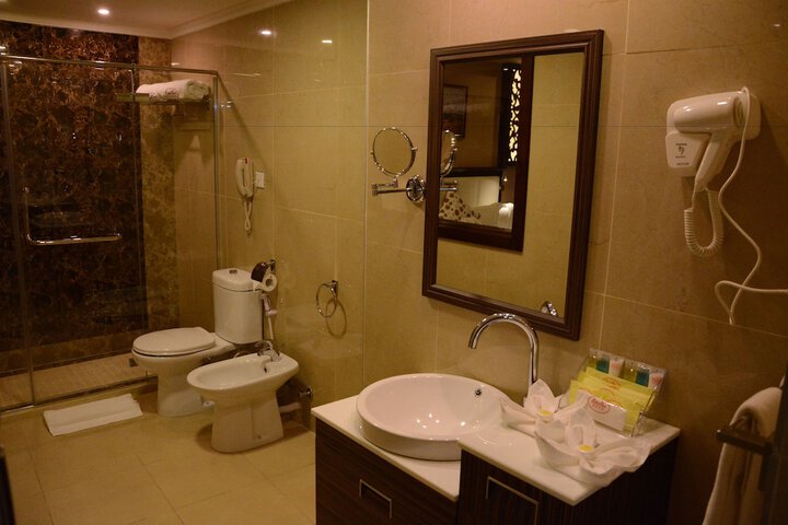 Room 25 of 43