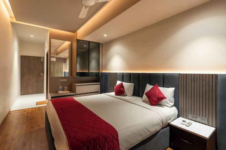 Room 8 of 17