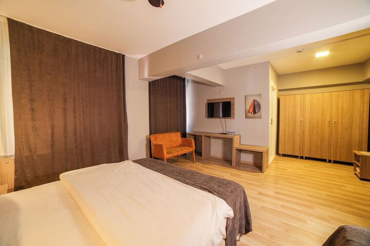 Room 56 of 125