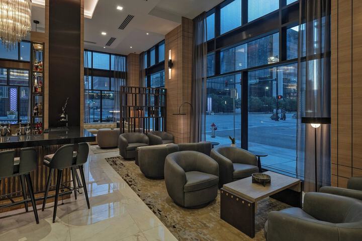 Lounge 50 of 67