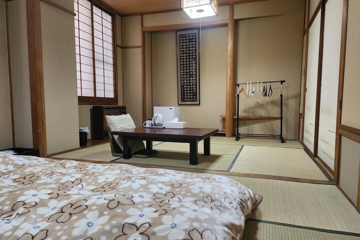 Room 6 of 15