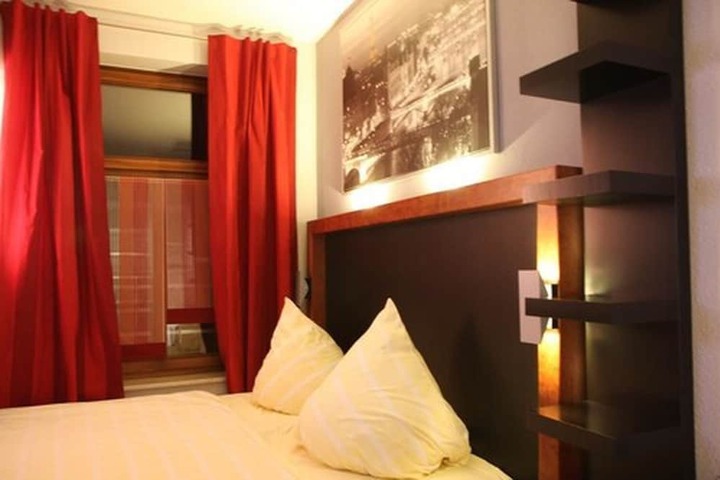 Room 13 of 51