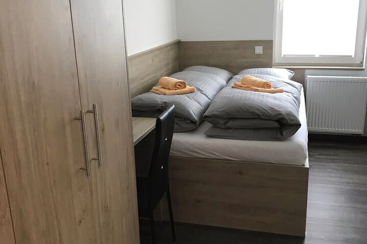 Room 7 of 10