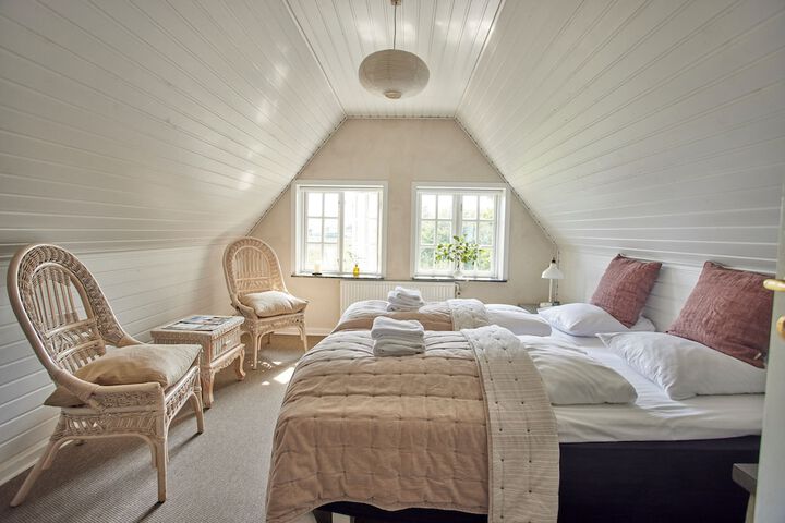 Room 6 of 43