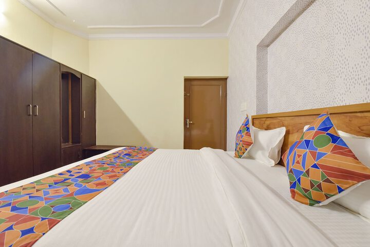 Room 19 of 37