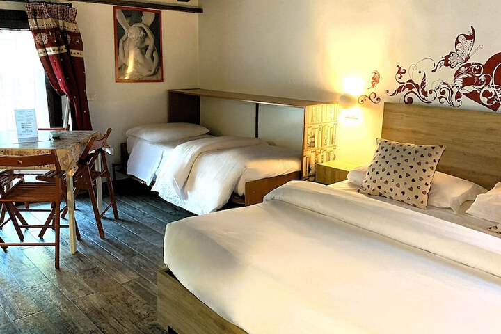 Room 3 of 45