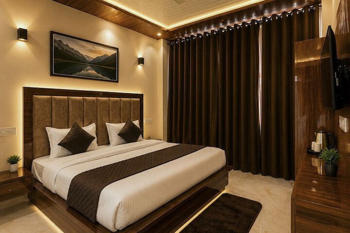 Room 2 of 4