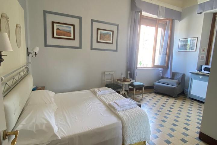 Room 10 of 40