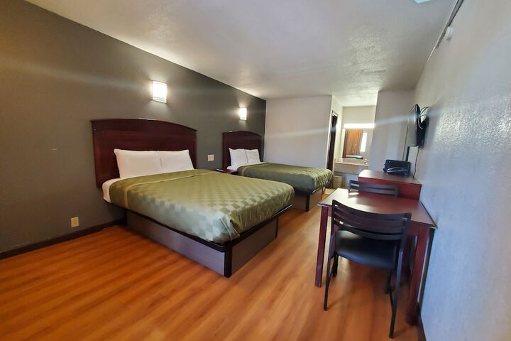 Room 8 of 43